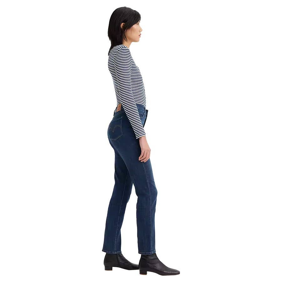 Levi's Women's Classic Straight Fit Jeans