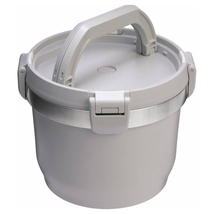 Stanley The Fresh-To-Table Stay Hot Crock